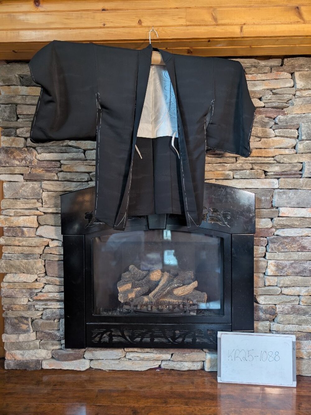 Black haori with a crest on a back Kimono style Blazer